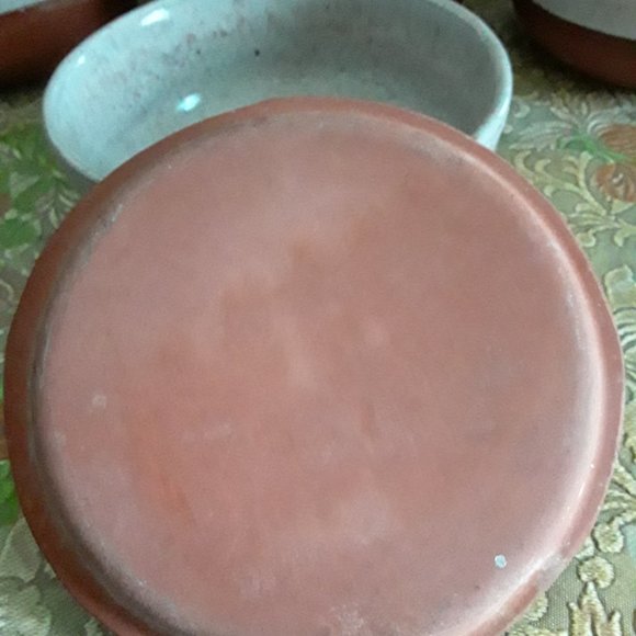 Vintage Earthenware Set of 6 Bowls - Picture 3 of 5